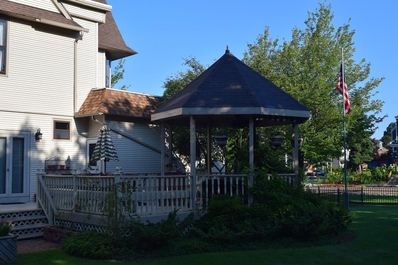 The Lamplighter Bed & Breakfast Of Лудингтън Екстериор снимка