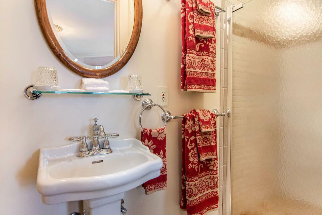 The Lamplighter Bed & Breakfast Of Лудингтън Екстериор снимка